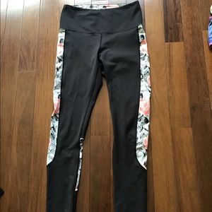 Feed Me Fight Me Skull and Roses Leggings Medium